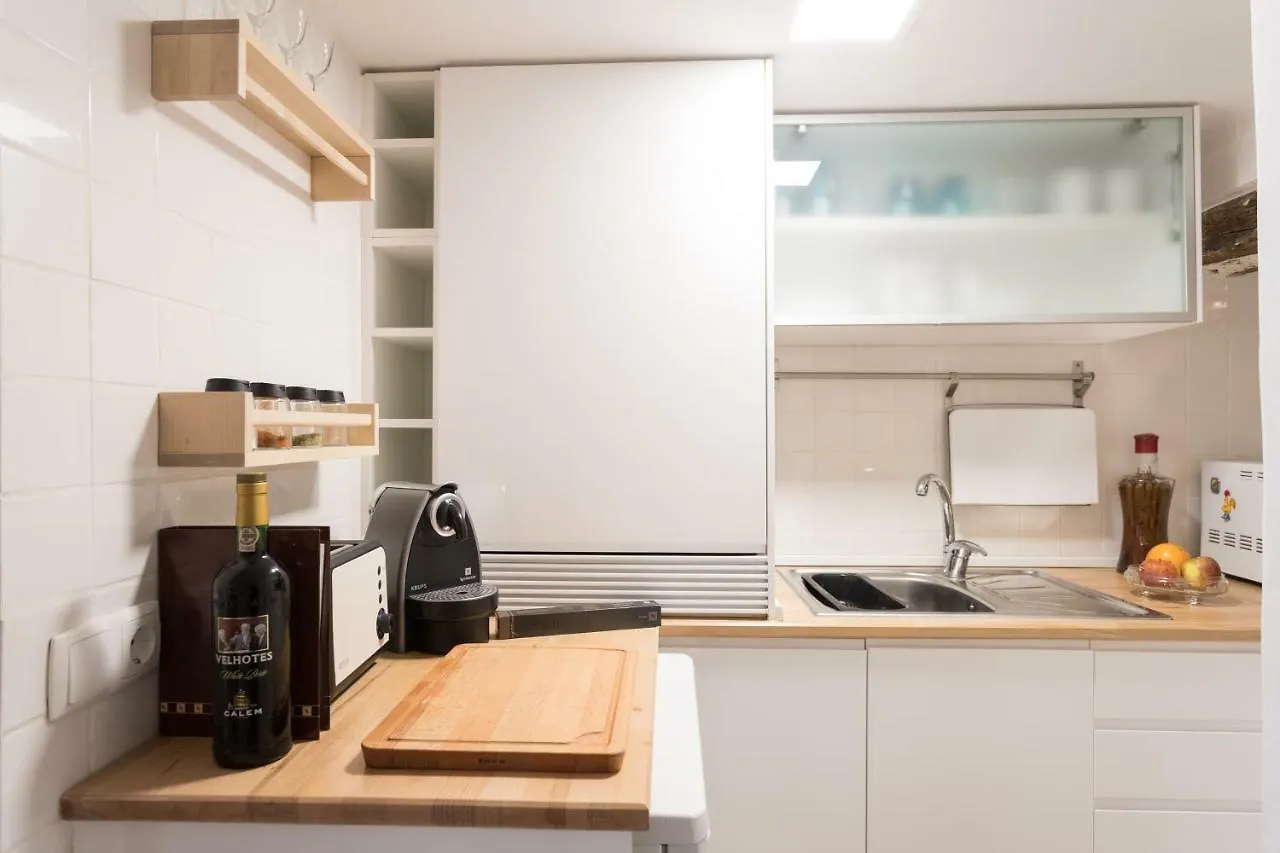 Charming Apartment Travessa Do Alcaide Lisbon Portugal