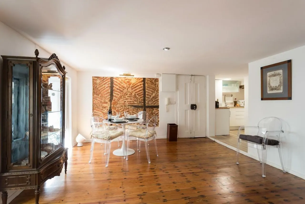 Charming Apartment Travessa Do Alcaide Lisbon