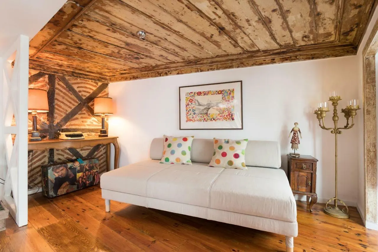 Charming Apartment Travessa Do Alcaide Lisbon
