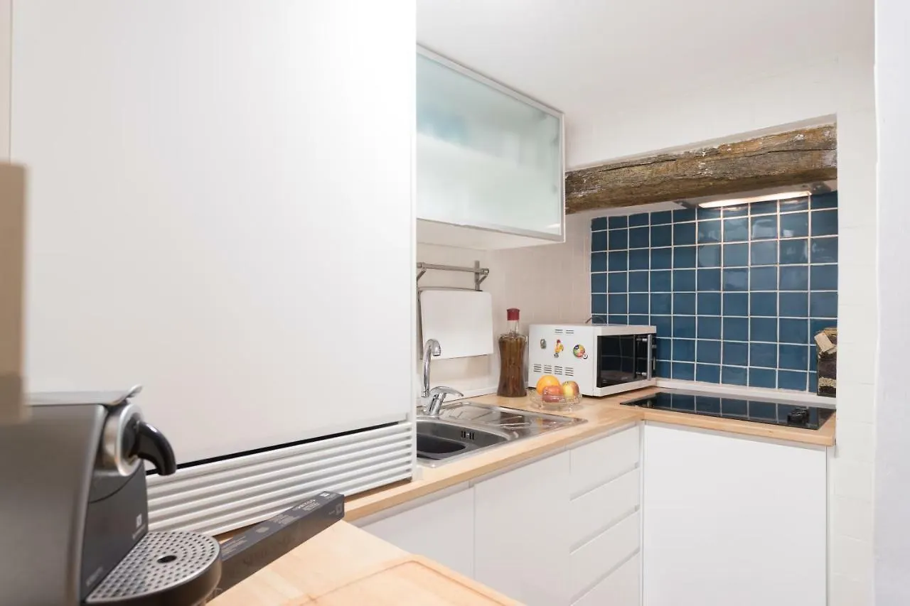 Charming Apartment Travessa Do Alcaide Lisbon 0*,