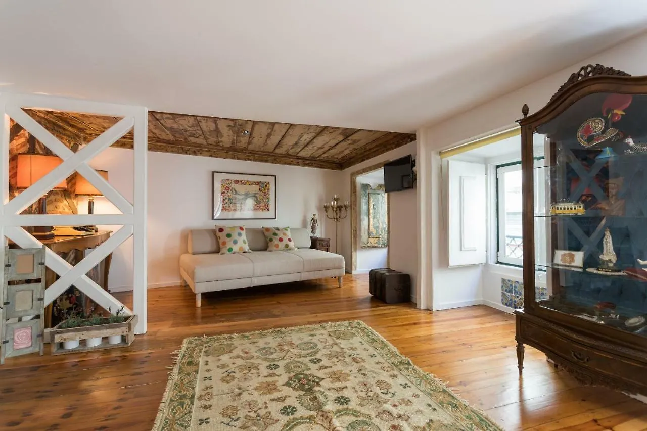 Charming Apartment Travessa Do Alcaide Lisbon Portugal